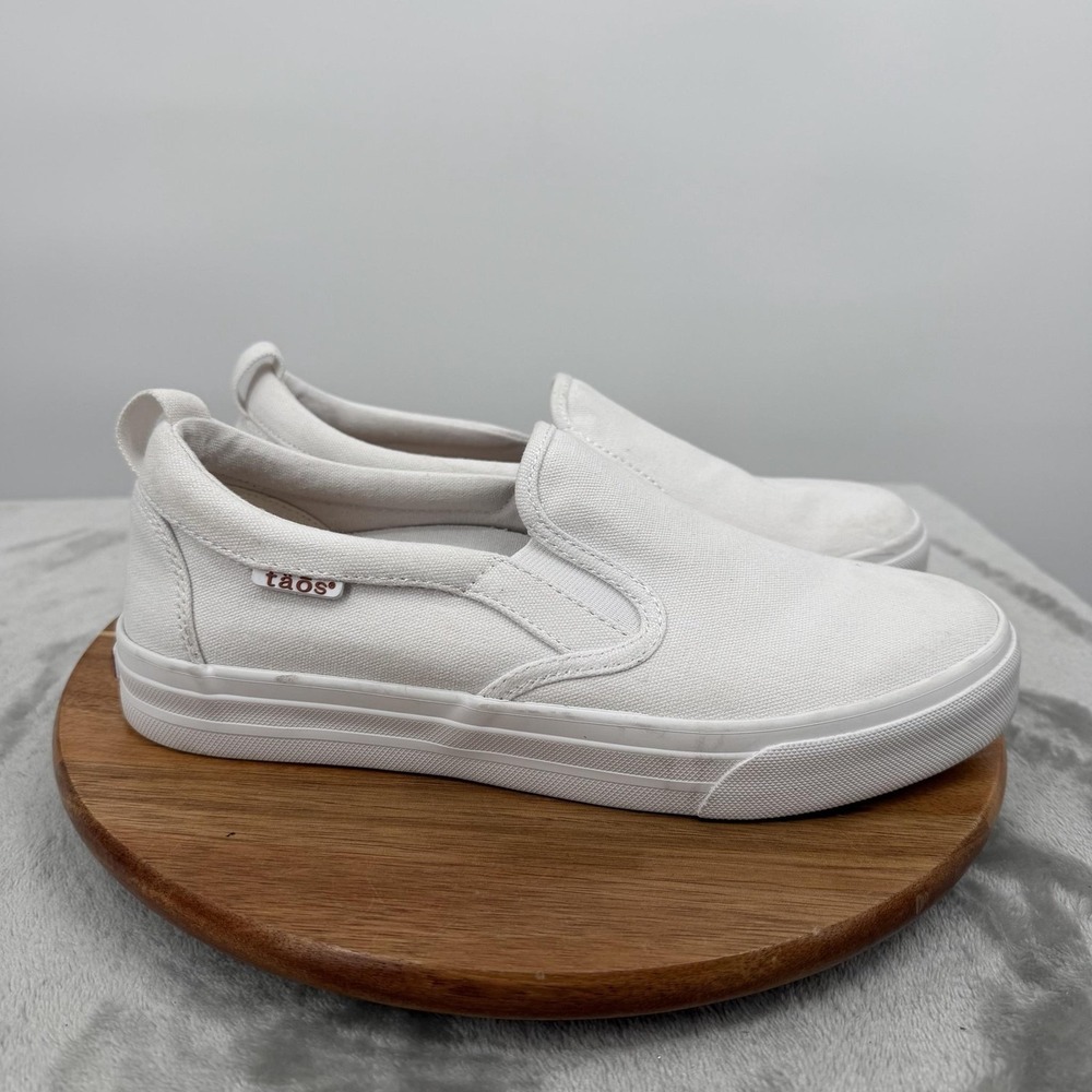 Taos Shoes Womens Size 8 White Slip On Canvas Casual Comfort Cushioned